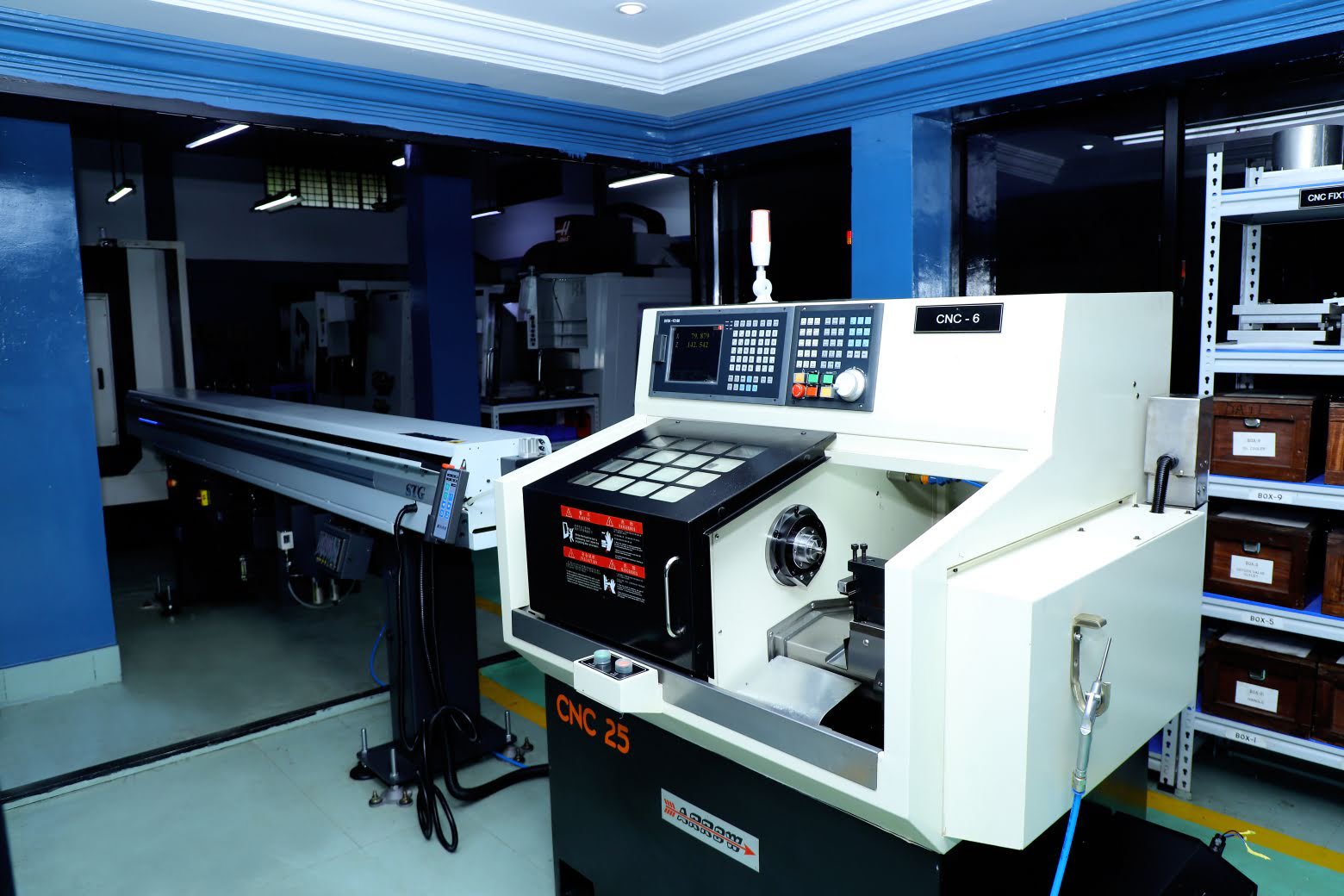 CNC WITH AUTO BAR FEEDER